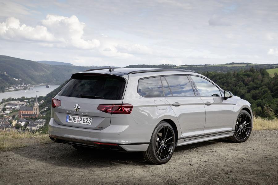  Volkswagen Passat Variant R-Line Edition (B8) 2019 года  (фото 7 из 31)